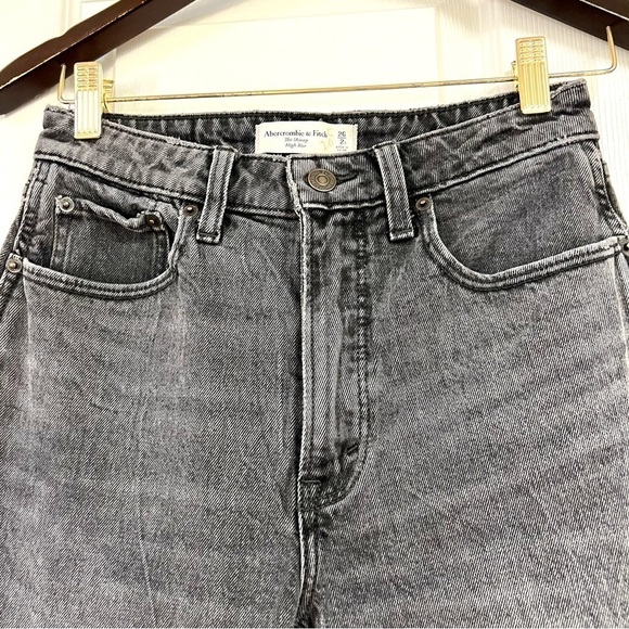 ABERCROMBIE & FITCH Curve Love High Rise Skinny Jean in Black women’s size 26 - Picture 4 of 12